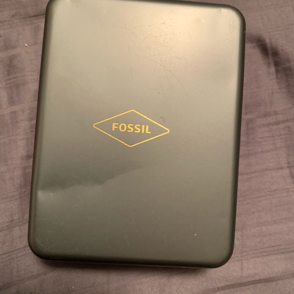 New Fossil Magnetic Card Case - Picture 5 of 5